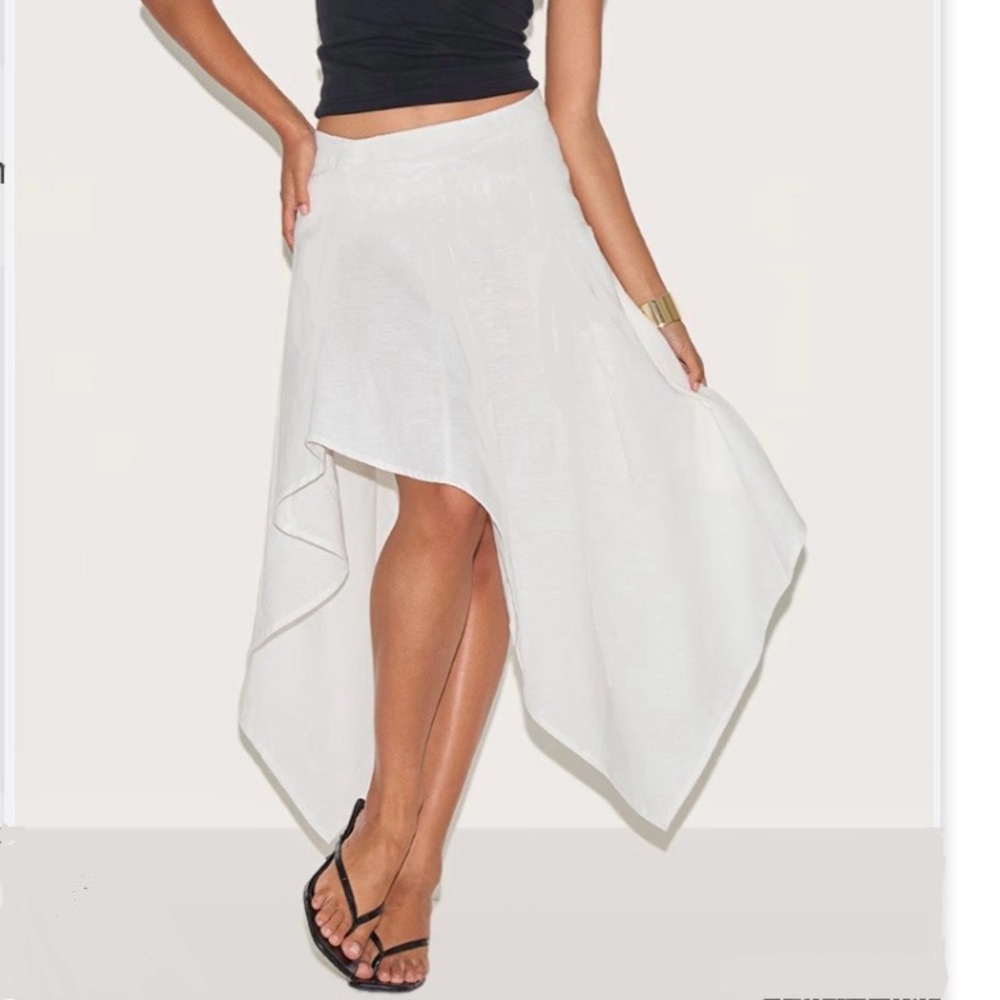 Women’s White Asymmetric Handkerchief Hem Pull-on Midi Skirt. Size L